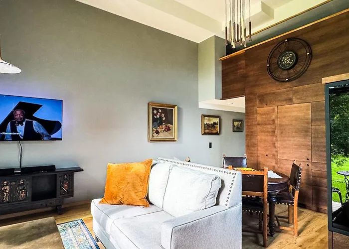 Lossipark Guest - Vis-a-vis Bishop's Castle Apartment *