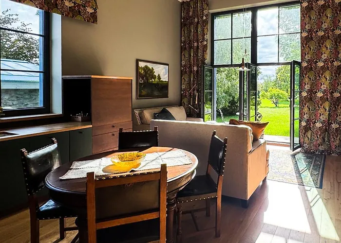 Lossipark Guest - Vis-a-vis Bishop's Castle *