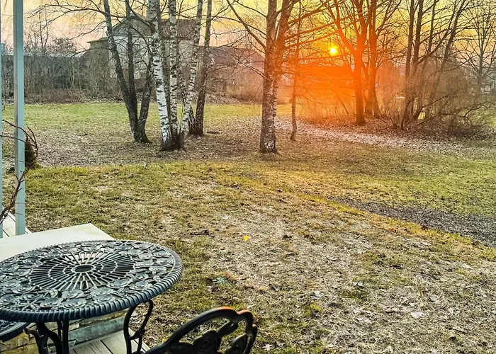 Lossipark Guest - Vis-a-vis Bishop's Castle * Haapsalu